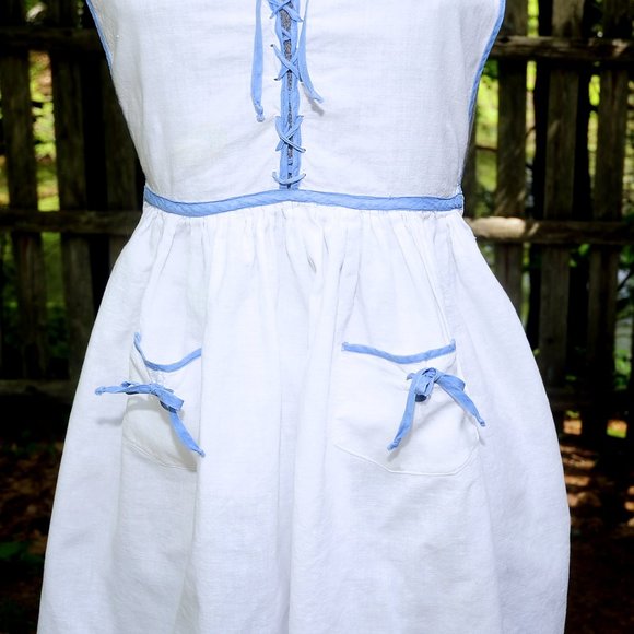 Vintage 60s 'Swiss Miss' Style White Cotton Full Bib Apron Blue Trim Cottagecore - Picture 4 of 9